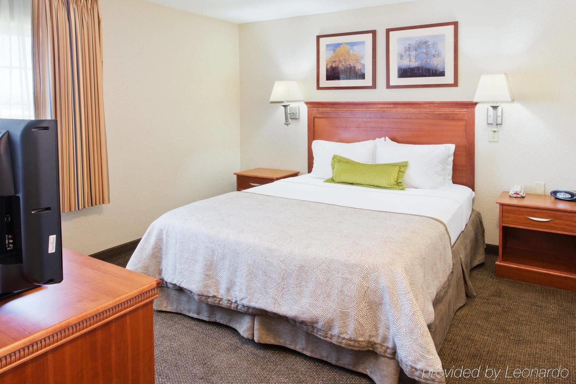 Candlewood Suites Medford By Ihg Exterior foto